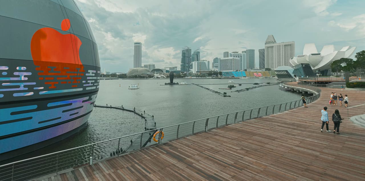 Apple Store in Singapore photo