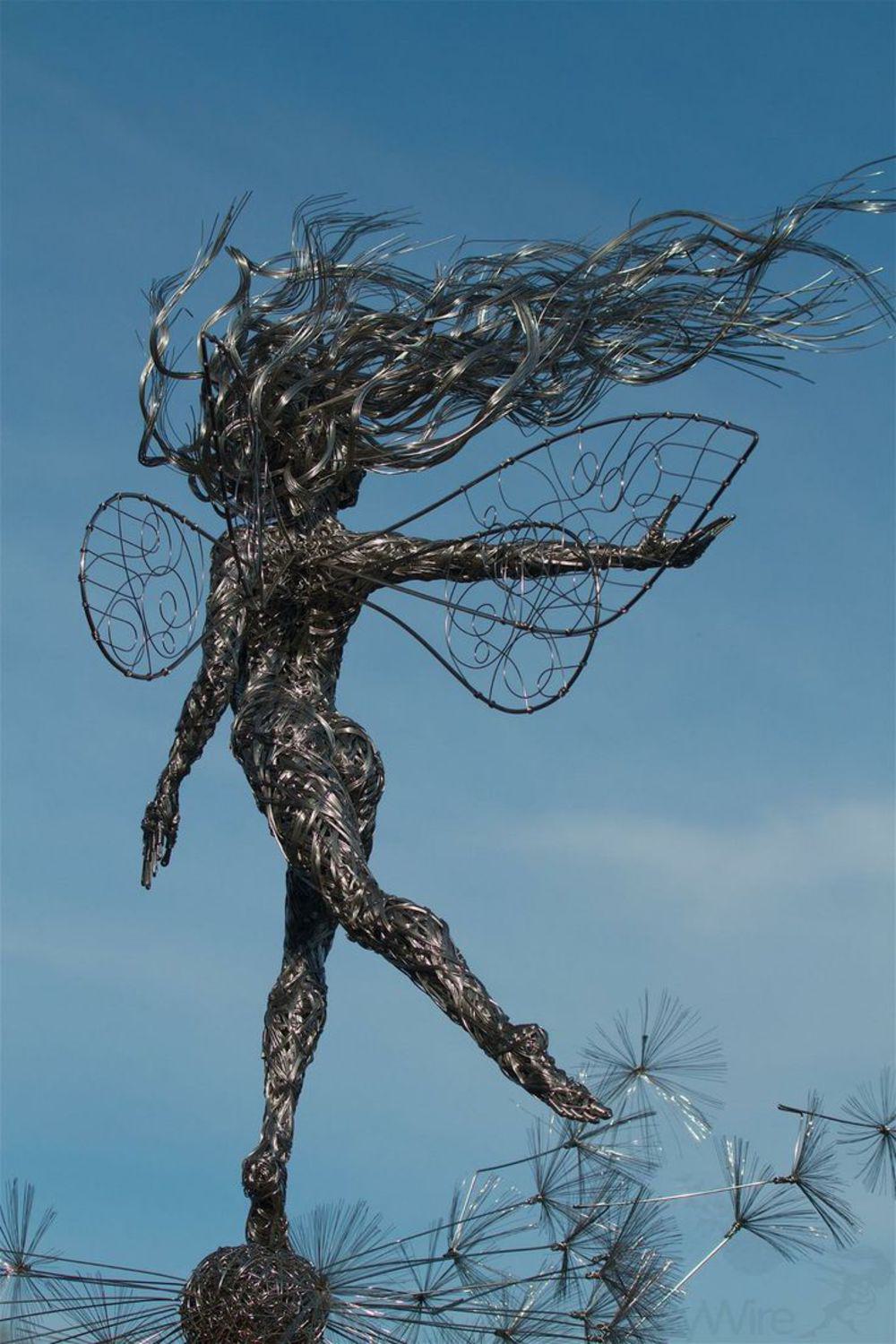 How to Make a Wire Sculpture by Robin Wight of FantasyWire